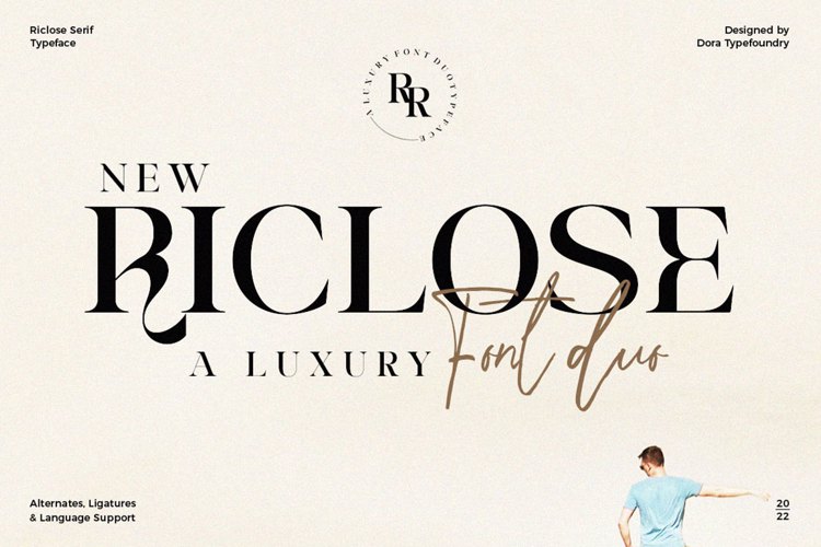 Riclose Serif Font